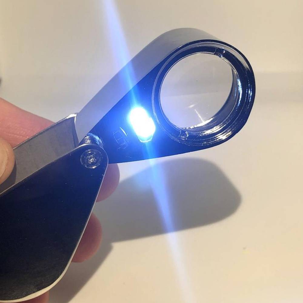 Illuminated Eye Loupe